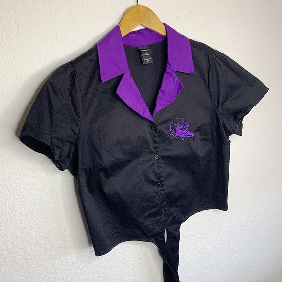 Disney Hot Topic Sleeping Beauty Maleficent Embroidered Crop Button-Up $29.90 - Picture 3 of 8